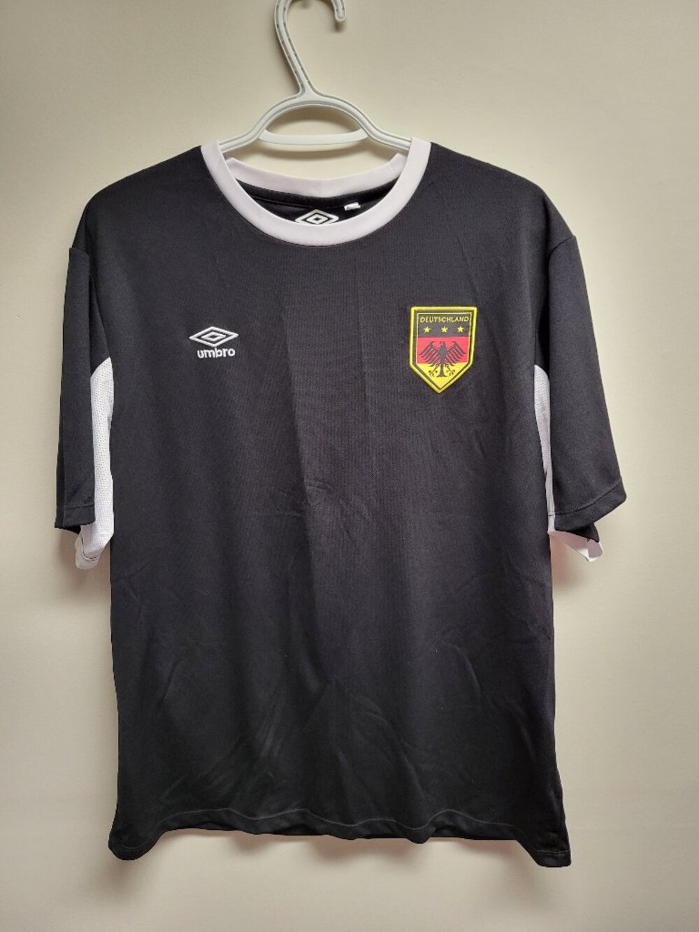 Umbro Deutschland Soccer Jersey Men's L Black White Short Sleeve Football Shirt